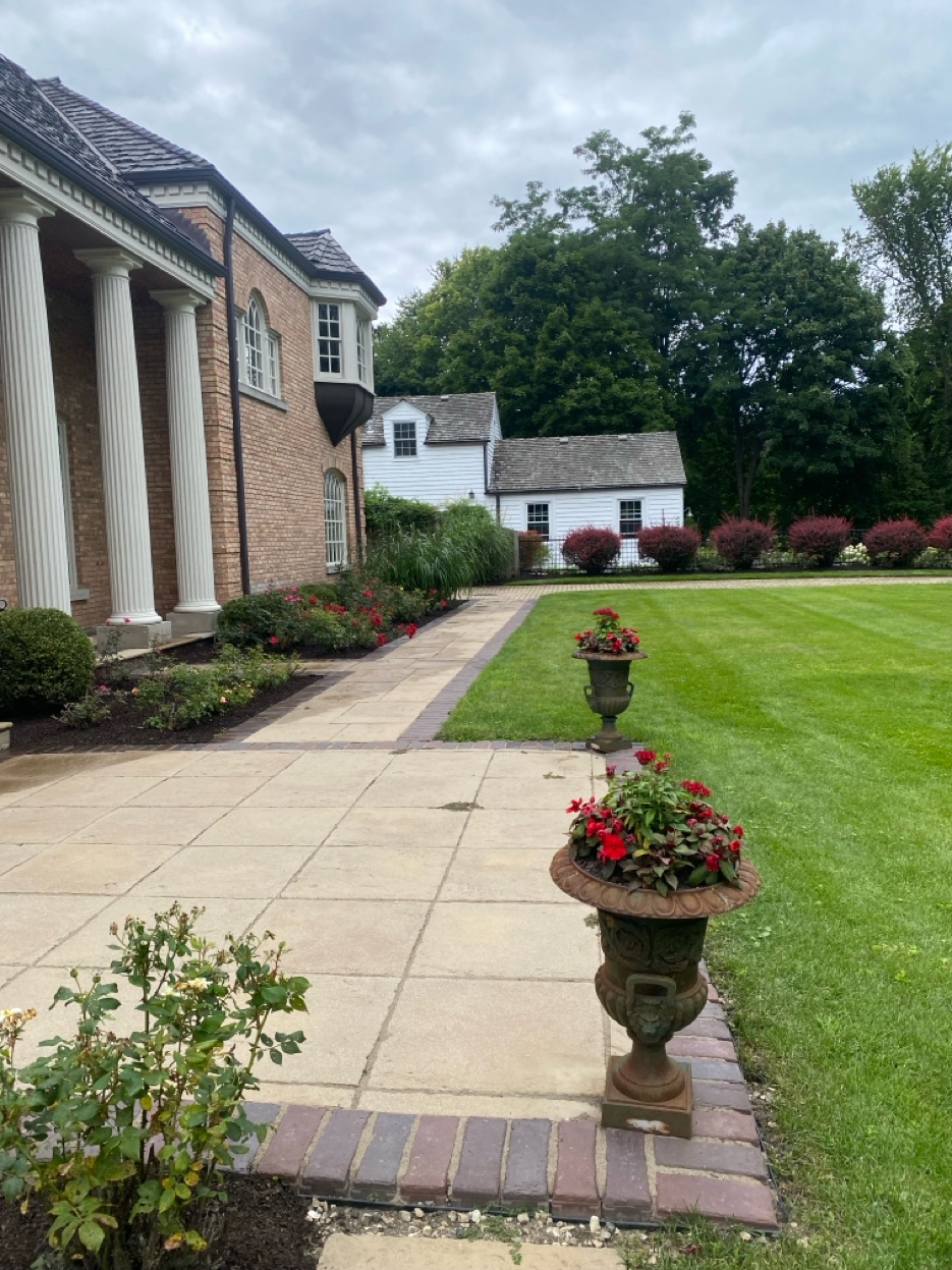 Seasonal container planting design — ZAVTEK Landscape